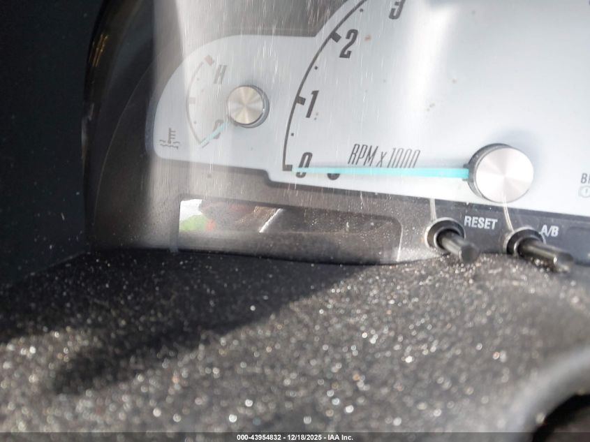 2002 Ford Thunderbird VIN: 1FAHP60A02Y107571 Lot: 43954832