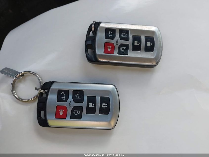 2014 Toyota Sienna Xle V6 8 Passenger VIN: 5TDYK3DC5ES413331 Lot: 43954905