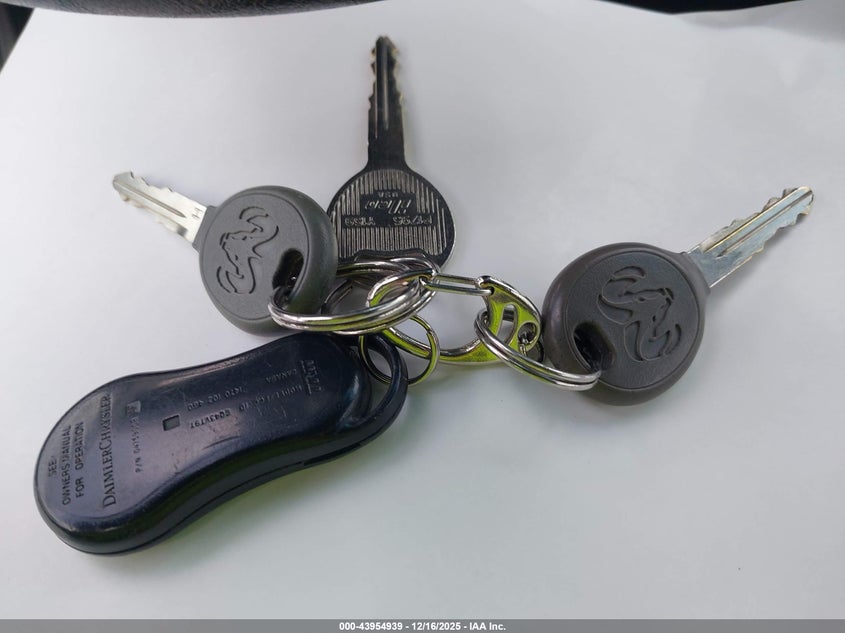 1B3ES56C55D263326 2005 DODGE NEON photo no. 11