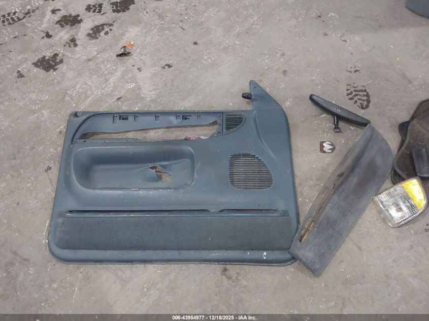 1996 Dodge Ram 1500 VIN: 1B7HF13Y7TJ156463 Lot: 43954977