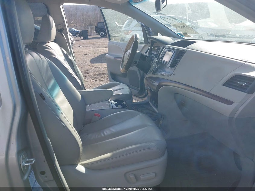 2014 Toyota Sienna Xle 7 Passenger