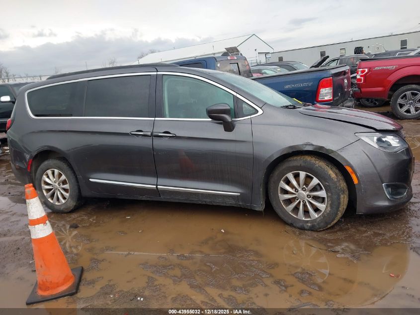 2017 Chrysler Pacifica Touring-L VIN: 2C4RC1BG4HR794470 Lot: 43955032