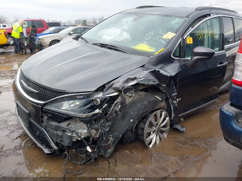 2017 Chrysler Pacifica Touring-L VIN: 2C4RC1BG4HR794470 Lot: 43955032