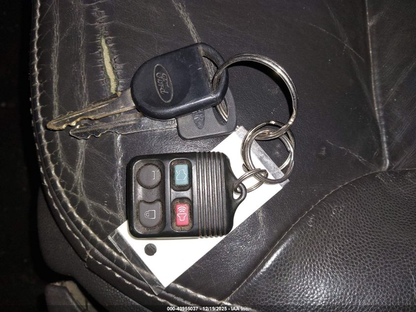 2008 Ford Focus Ses VIN: 1FAHP35N28W271824 Lot: 43955037