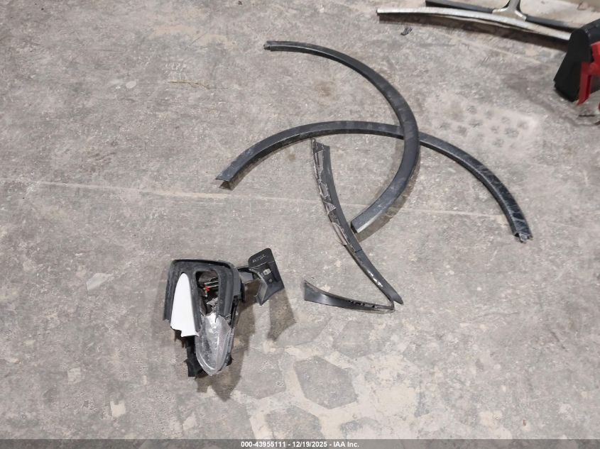 2018 Buick Encore Essence VIN: KL4CJGSB3JB532182 Lot: 43955111