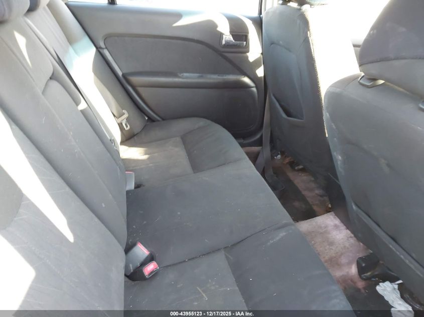 2010 Mercury Milan VIN: 3MEHM0HA0AR627494 Lot: 43955123