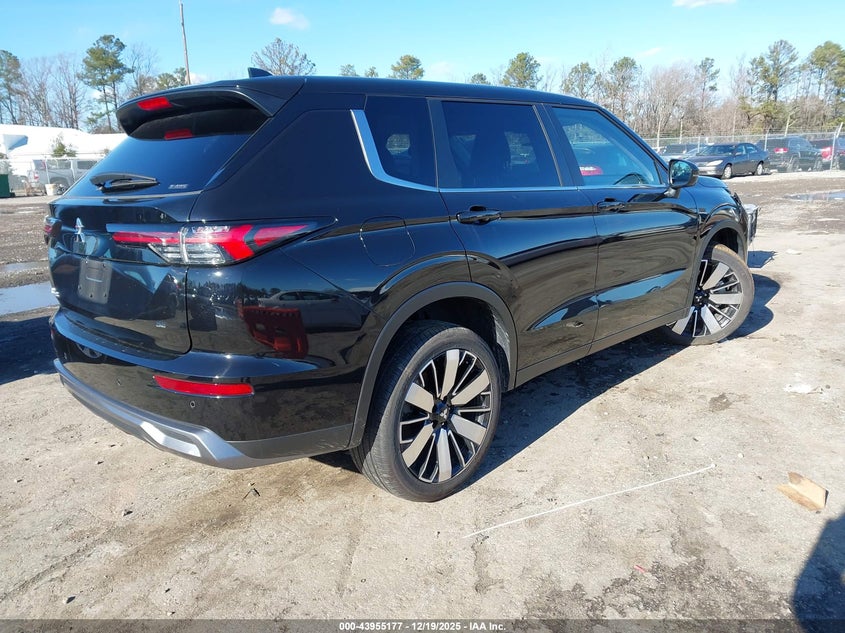 Mitsubishi OUTLANDER — thumbnail 4