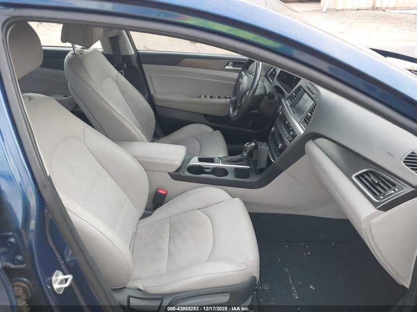 VIN 5NPE34AF6HH543696 2017 HYUNDAI SONATA SPORT
