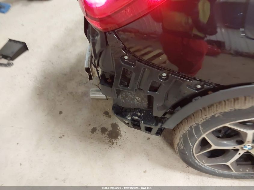 2018 BMW X1 xDrive28I VIN: WBXHT3C31J3H33679 Lot: 43955270