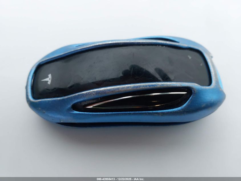 2016 Tesla Model X 60D/70D/75D/90D/P100D VIN: 5YJXCBE22GF003831 Lot: 43955413