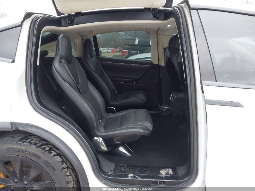 2016 Tesla Model X 60D/70D/75D/90D/P100D VIN: 5YJXCBE22GF003831 Lot: 43955413