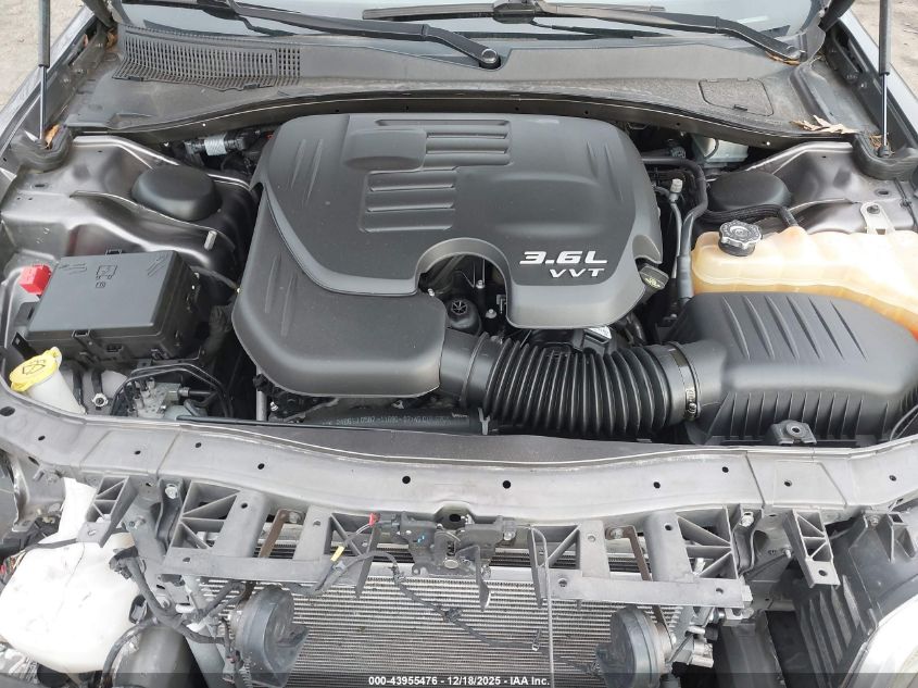 2017 Chrysler 300C VIN: 2C3CCAEG7HH586675 Lot: 43955476