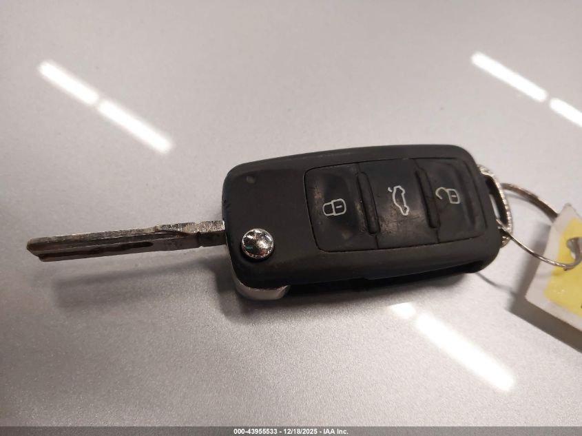 2015 Volkswagen Passat 1.8T Wolfsburg Edition VIN: 1VWAS7A32FC012459 Lot: 43955533