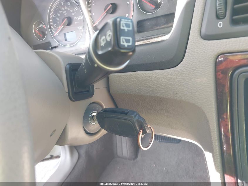 2007 Volvo V70 2.5T VIN: YV1SW592572626161 Lot: 43955640