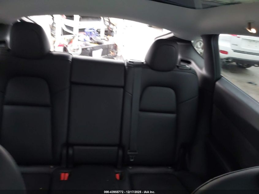 2022 Tesla Model Y Long Range Dual Motor All-Wheel Drive VIN: 7SAYGDEE9NF364519 Lot: 43955772