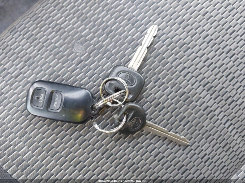 2005 Toyota Rav4 VIN: JTEHD20V956043721 Lot: 43955845