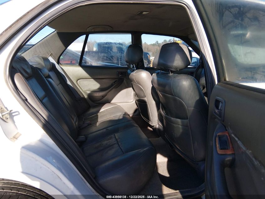 1996 Toyota Camry Dx/Le/Xle VIN: 4T1BG12K3TU916821 Lot: 43956138