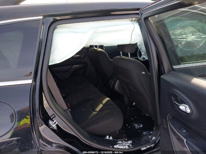 2019 Jeep Cherokee Latitude 4X4 VIN: 1C4PJMCB2KD107160 Lot: 43956172