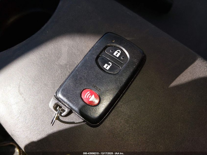 2013 Toyota Prius Two VIN: JTDKN3DU3D1622052 Lot: 43956219