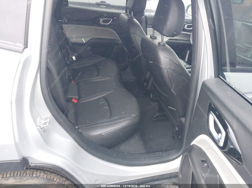 2025 Jeep Compass - widok 8
