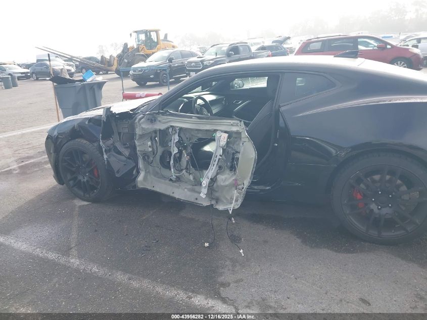 2018 Chevrolet Camaro 2Ss VIN: 1G1FH1R73J0111483 Lot: 43956282