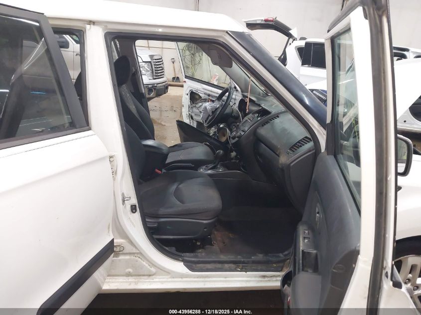 2011 Kia Soul + VIN: KNDJT2A29B7302128 Lot: 43956288