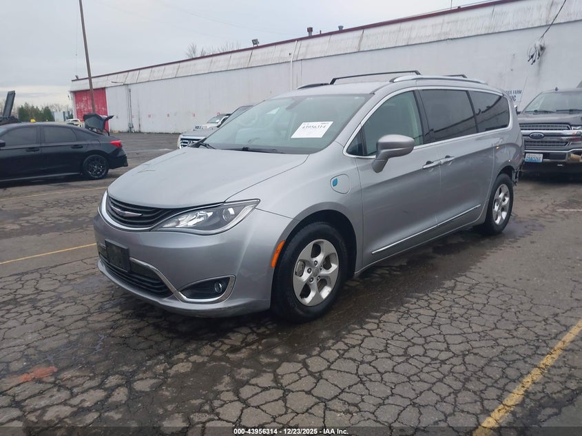 2018 Chrysler Pacifica Hybrid Touring L