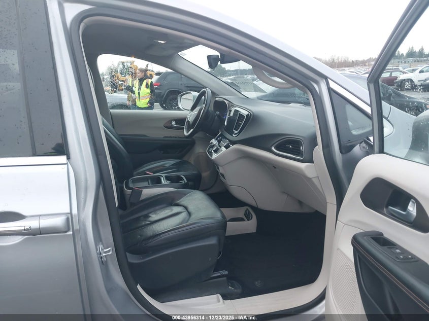 2018 Chrysler Pacifica Hybrid Touring L