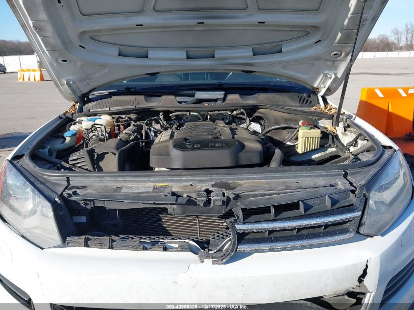 2014 Volkswagen Touareg 3.6L Sport VIN: WVGEF9BP2ED005750 Lot: 43956325