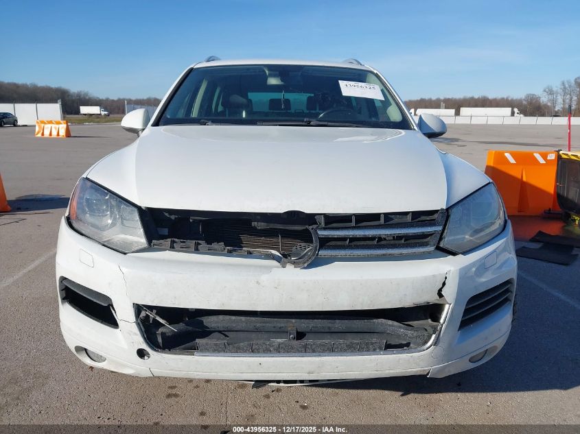 2014 Volkswagen Touareg 3.6L Sport VIN: WVGEF9BP2ED005750 Lot: 43956325