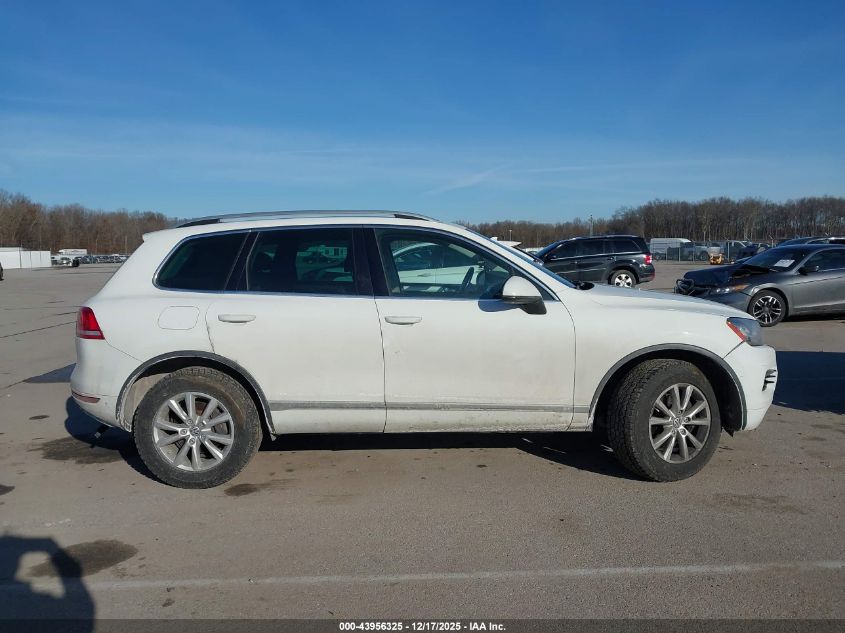 2014 Volkswagen Touareg 3.6L Sport VIN: WVGEF9BP2ED005750 Lot: 43956325