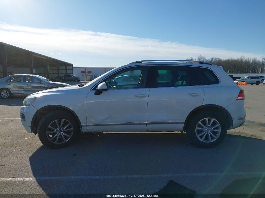 2014 Volkswagen Touareg 3.6L Sport VIN: WVGEF9BP2ED005750 Lot: 43956325