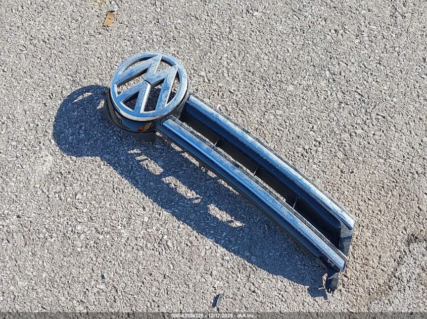 2014 Volkswagen Touareg 3.6L Sport VIN: WVGEF9BP2ED005750 Lot: 43956325