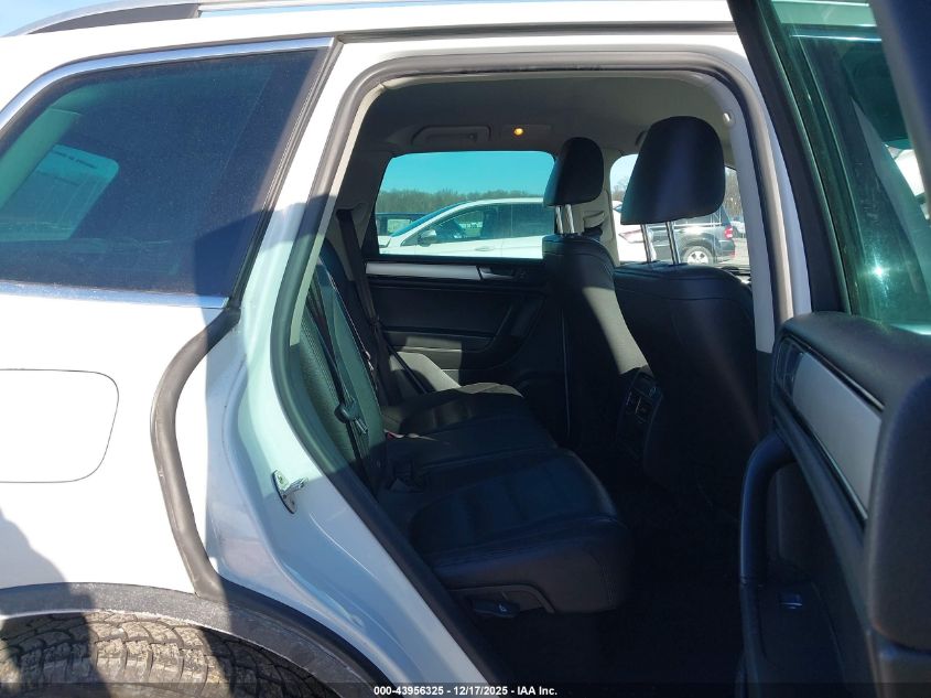 2014 Volkswagen Touareg 3.6L Sport VIN: WVGEF9BP2ED005750 Lot: 43956325