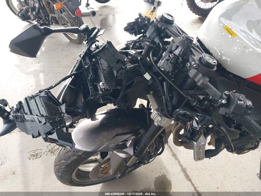 2025 Kawasaki Zx636 K VIN: JKBZXJJ12SA018583 Lot: 43956340