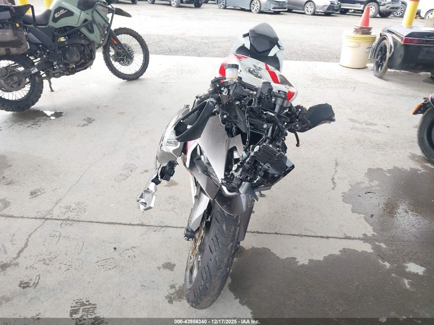 2025 Kawasaki Zx636 K VIN: JKBZXJJ12SA018583 Lot: 43956340