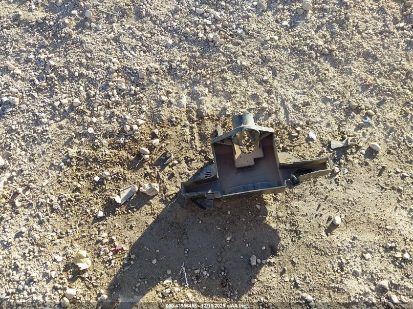 2003 Lincoln Town Car Signature VIN: 1LNHM82W03Y671774 Lot: 43956458