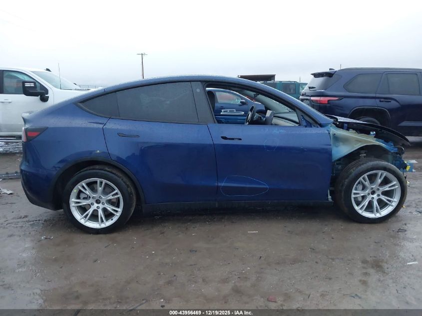 2022 Tesla Model Y Long Range Dual Motor All-Wheel Drive VIN: 7SAYGDEE3NF362863 Lot: 43956469