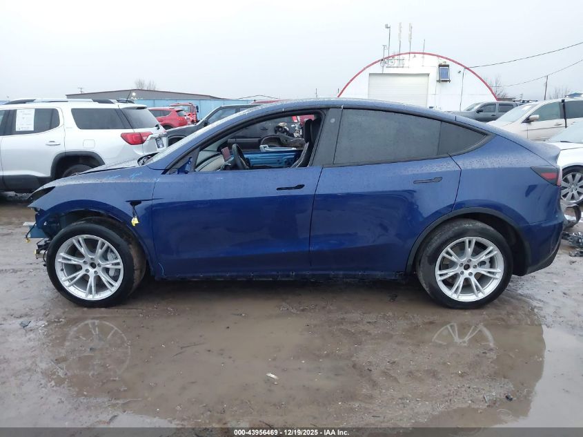 2022 Tesla Model Y Long Range Dual Motor All-Wheel Drive VIN: 7SAYGDEE3NF362863 Lot: 43956469
