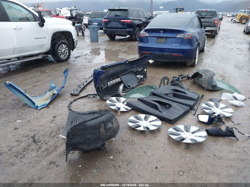 2022 Tesla Model Y Long Range Dual Motor All-Wheel Drive VIN: 7SAYGDEE3NF362863 Lot: 43956469