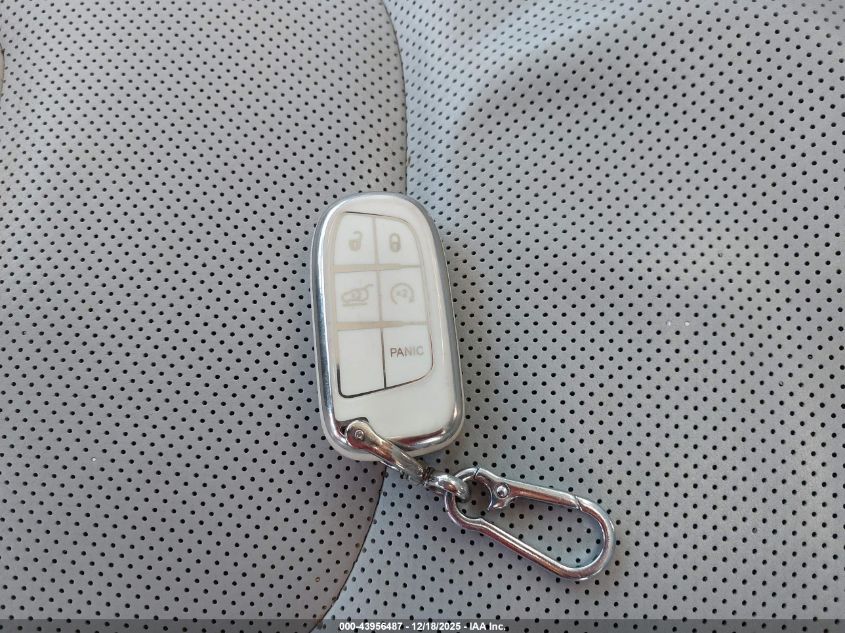 2019 Jeep Cherokee Limited 4X4 VIN: 1C4PJMDX8KD281566 Lot: 43956487