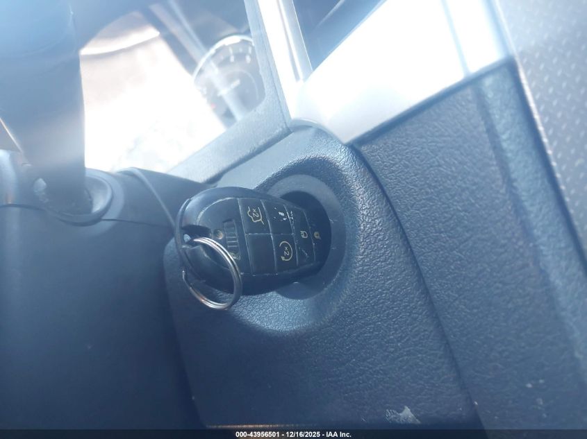 2010 Jeep Grand Cherokee Laredo VIN: 1J4PR4GK1AC125960 Lot: 43956501