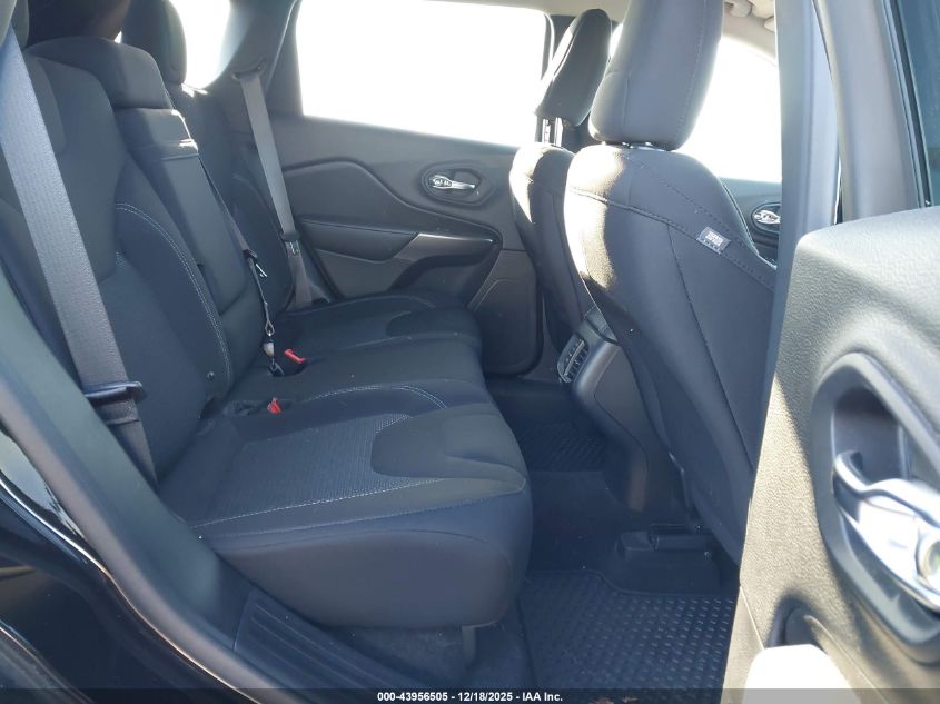 2019 Jeep Cherokee Latitude 4X4 VIN: 1C4PJMCX8KD246432 Lot: 43956505