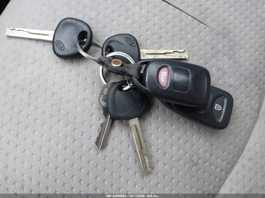 2011 Kia Sorento Lx VIN: 5XYKT3A19BG171173 Lot: 43956583