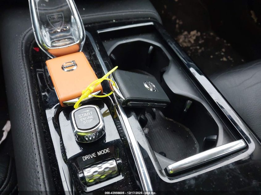 2021 Volvo S60 Recharge Plug-In Hybrid T8 Inscription VIN: 7JRBR0FL8MG126735 Lot: 43956605