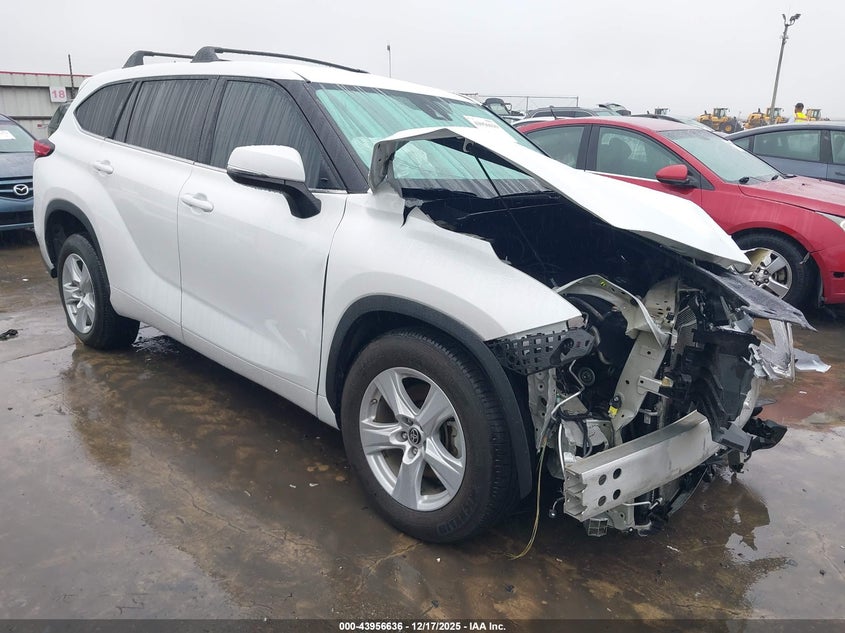 2022 Toyota Highlander Le