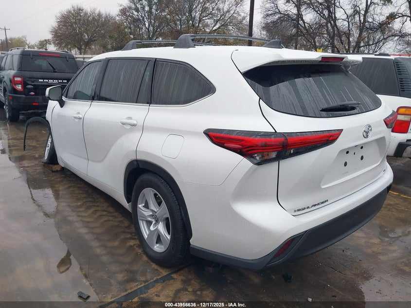 2022 Toyota Highlander Le