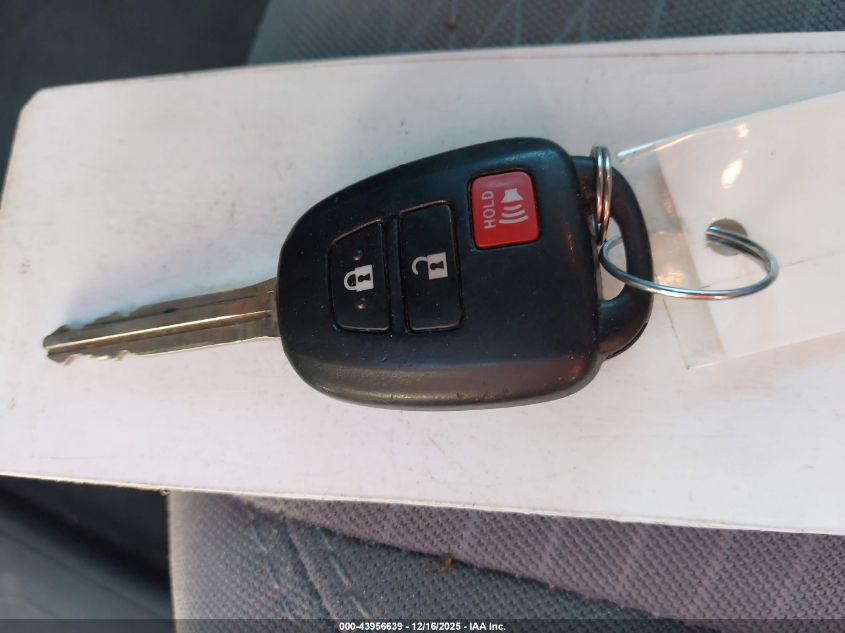 2017 Toyota Tacoma Sr5 V6 VIN: 5TFAZ5CN7HX052775 Lot: 43956639