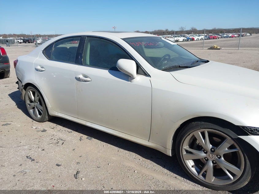 JTHBF5C26A5124701 2010 LEXUS IS photo no. 13