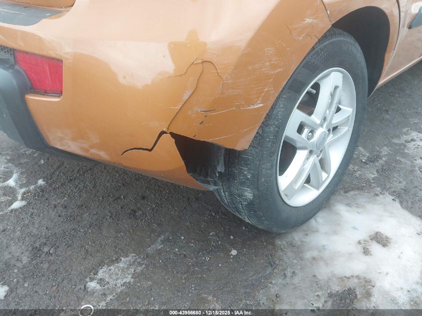 2011 Kia Soul + VIN: KNDJT2A29B7309712 Lot: 43956680